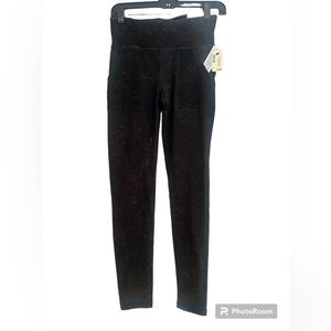 NWT Aeropostale Ultra High-Rise Pocket Leggings, cool whiskered black print.